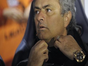 https://betting.betfair.com/football/Jose%20Mourinho%20Collar.jpg